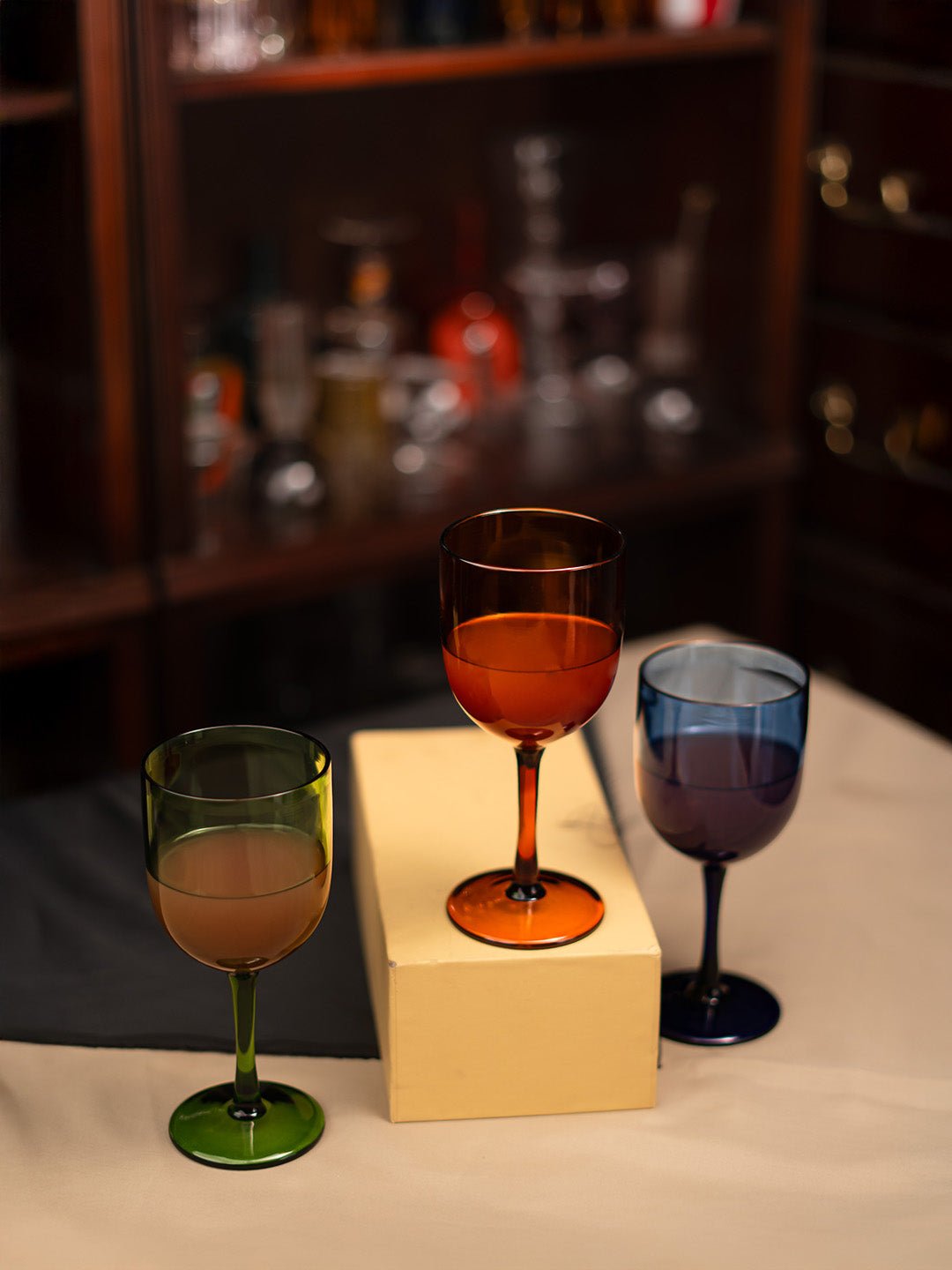 Transparent green Prism Hue wine goblet, 280ml, crafted from durable borosilicate glass with a modern aesthetic